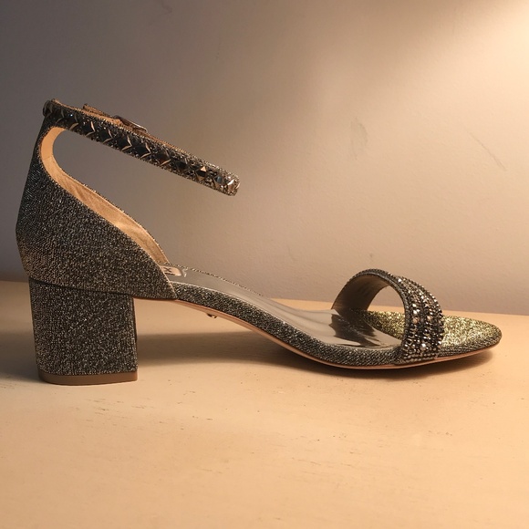 BADGLEY MISCHKA UNNA METALLIC SANDALS 8.5 NWT - Picture 6 of 16
